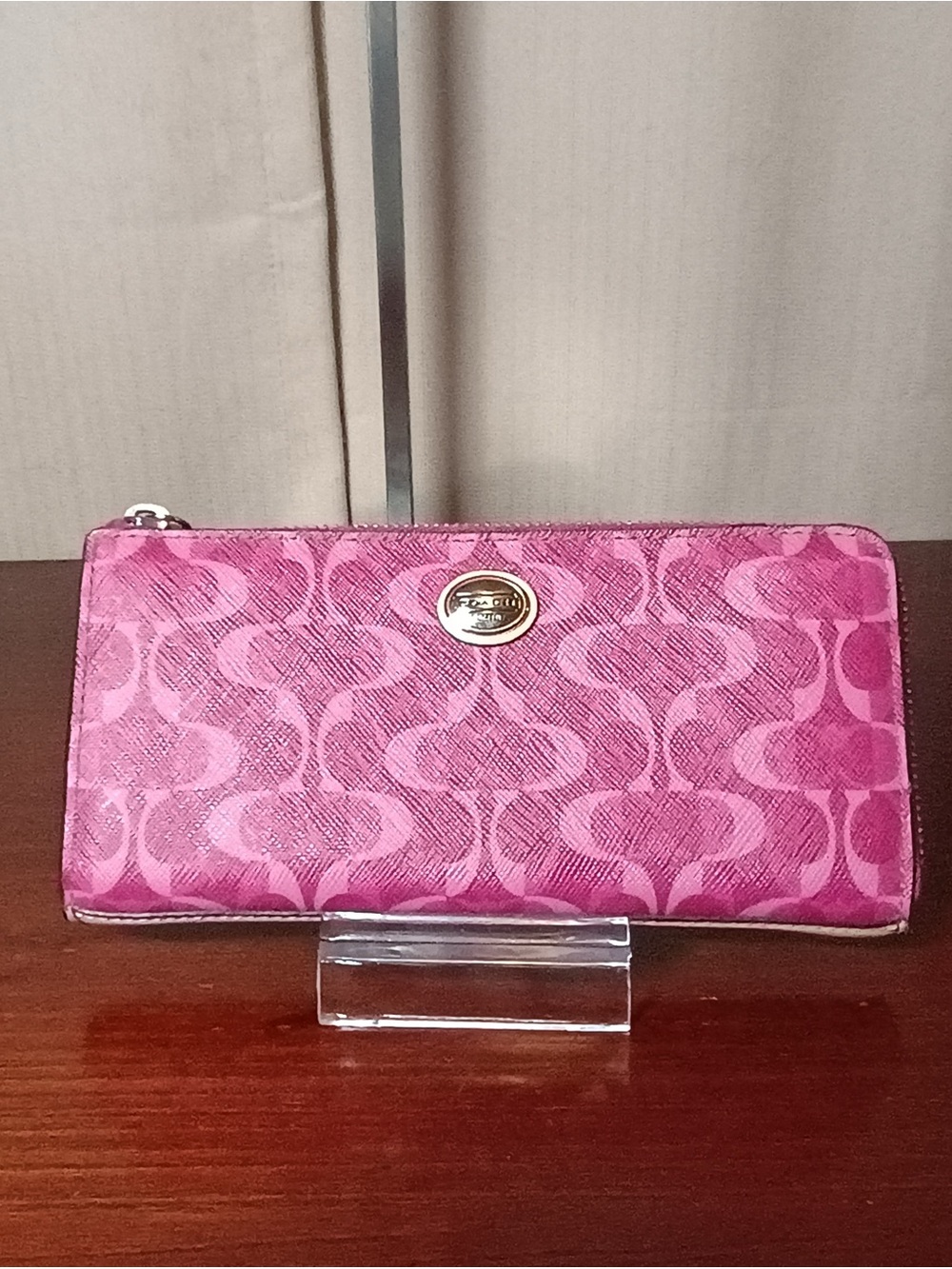Coach Signature C Zip-Around Wallet